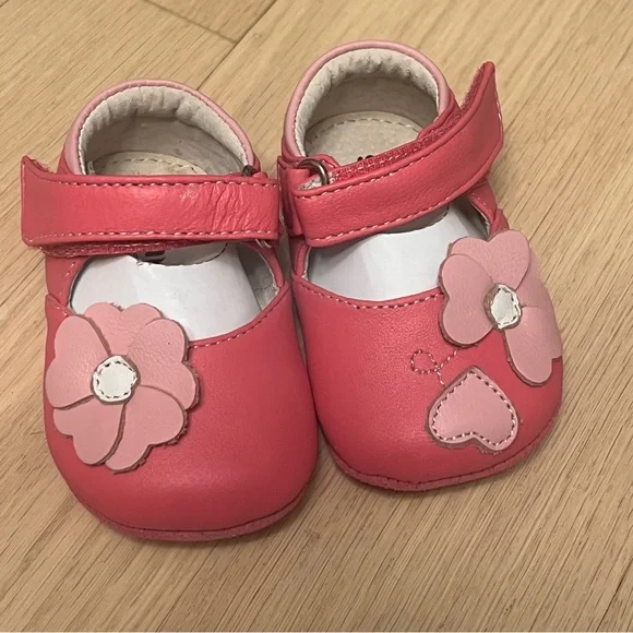 See Kai Run Smaller, Midori, Hot Pink Mary Jane with flower shoes, Size 0-6m - Picture 2 of 4